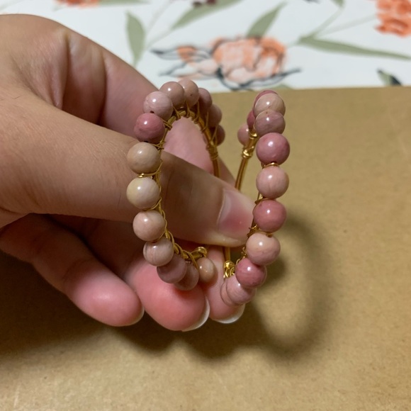 Natural stone hoop earrings, pink tones - Picture 5 of 5